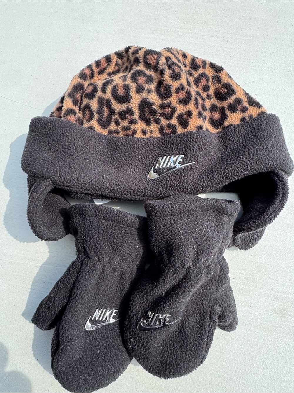 Nike Black Fleece Hat & Leopard Print Top with Matching Mittens